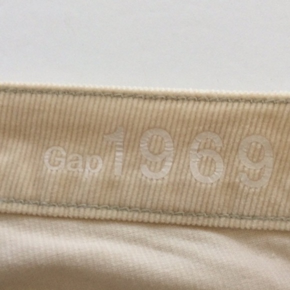 Gap Corduroy Jeans-size28 skinny color cream.         New #46 - Picture 6 of 7